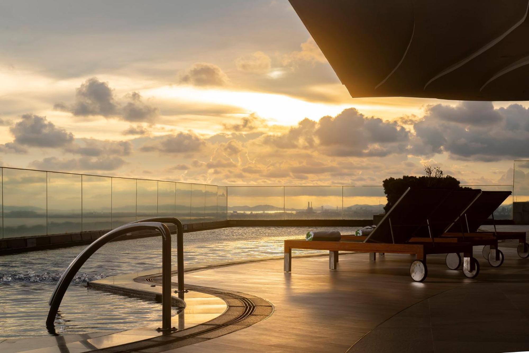 Holiday Inn & Suites Rayong City Centre By Ihg Exteriér fotografie